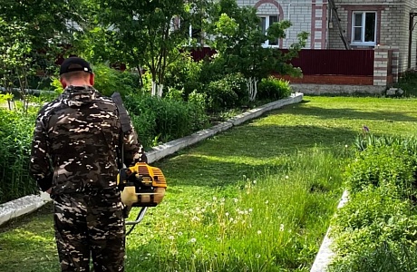 Администрация Майского сельсовета приступила к скашиванию травы для поддержания чистоты и порядка на общественных территориях Администрация Майского сельсовета приступила к скашиванию травы для поддержания чистоты и порядка на общественных территориях