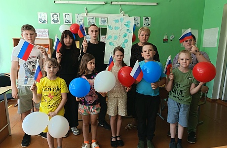 Час общения «Есть граница между языками, нет границ между сердцами» проведен Чунаковской библиотекой Час общения «Есть граница между языками, нет границ между сердцами» проведен Чунаковской библиотекой