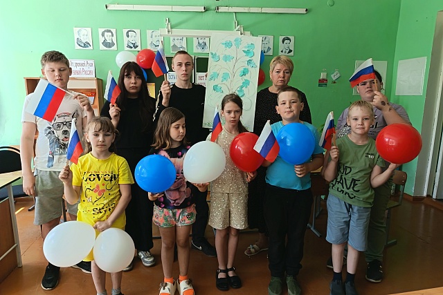Час общения «Есть граница между языками, нет границ между сердцами» проведен Чунаковской библиотекой Час общения «Есть граница между языками, нет границ между сердцами» проведен Чунаковской библиотекой
