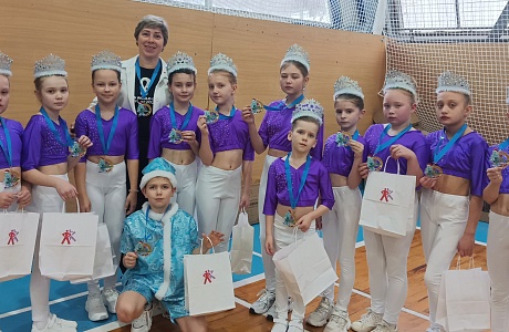 В г. Пенза состоялся областной фестиваль по фитнес-аэробике «Елка в кроссовках». В г. Пенза состоялся областной фестиваль по фитнес-аэробике «Елка в кроссовках».