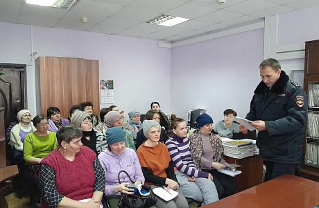 В школе социального работника прошло обучающее занятие    