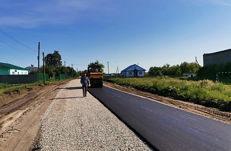 В селе Малая Сердоба продолжаются работы по ремонту дорог
