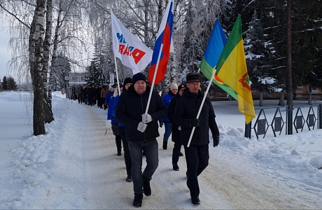 В селе Малая Сердоба состоялась торжественная церемония возложения венков и цветов, приуроченная к Дню защитника Отечества