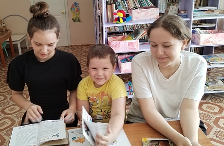 Обзор «Галерея книжных новинок» проведён в Топловской библиотеке. Обзор «Галерея книжных новинок» проведён в Топловской библиотеке.