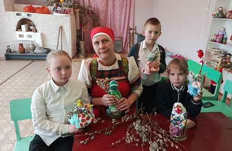 В объединении «Народные истоки» педагог Полубоярова Е. А. провела увлекательное мероприятие, посвященное традициям Вербного воскресенья.