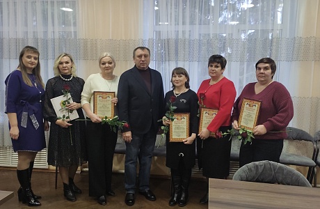 Работников бухгалтерской службы бюджетных учреждений Малосердобинского района поздравил исполняющий полномочия главы района Сергей Львович Балакин