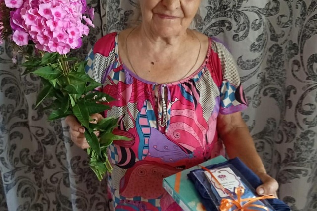 Поздравление с Днем рождения получателя социальных услуг  на дому