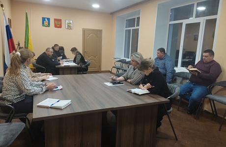 Глава  Малосердобинского района Иван Алексеевич Кирюхин провел  совещание