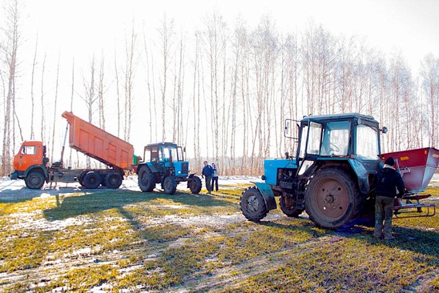 Внесение минеральных удобрений  в хозяйства Малосердобинского района