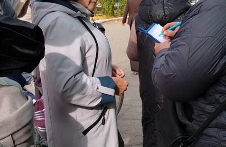 Участникам ярмарки были вручены памятки по организации торговли.