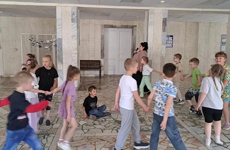 «Солнце ярко светит». «Солнце ярко светит».