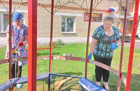 Территория в новых красках: коллектив Дома детского творчества провёл благоустройство