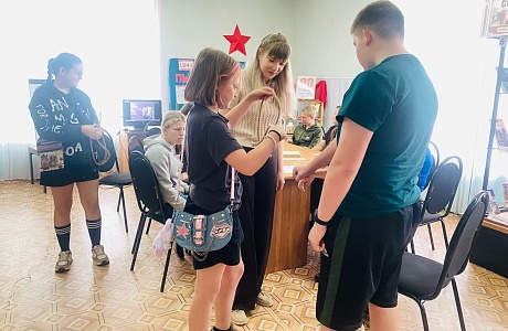 В Малосердобинскойцентральной районной библиотеке проведен литературный час «Мальчишка в солдатской шинели»
