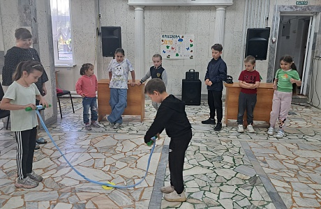 В районном Доме культуры состоялась интерактивная игровая программа под названием "Что на градуснике? Лето!"
