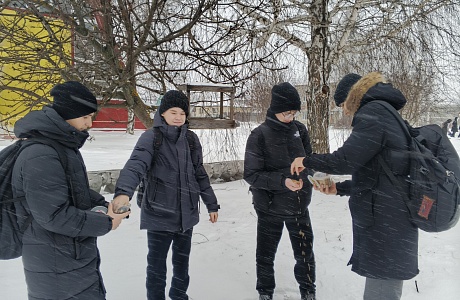 Во всех российских регионах с поздней осени до середины весны продолжается акция «Покормите птиц!». Во всех российских регионах с поздней осени до середины весны продолжается акция «Покормите птиц!».