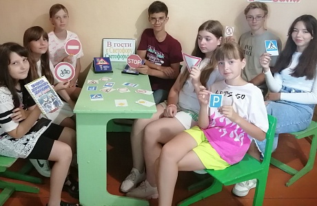 Занимательный час «В гости к Светофору Светофорычу» проведен библиотекой села Майское Занимательный час «В гости к Светофору Светофорычу» проведен библиотекой села Майское