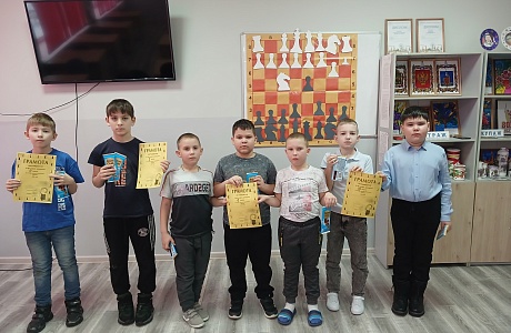На базе Центра цифрового и гуманитарного профилей «ТОЧКА РОСТА» в МБОУ многопрофильный лицей состоялся шахматный турнир среди обучающихся 2-4 классов. На базе Центра цифрового и гуманитарного профилей «ТОЧКА РОСТА» в МБОУ многопрофильный лицей состоялся шахматный турнир среди обучающихся 2-4 классов.