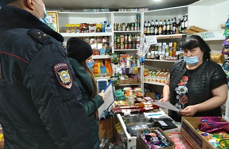 В рамках проведения операции в сфере реализации  оборота алкогольной и табачной продукции.