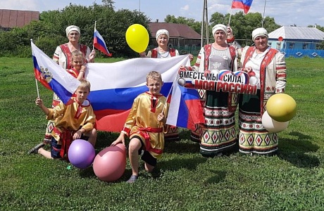 В Марьевском СДК совместно с библиотекой проведён экскурс в историю «С любовью и верой в Россию».