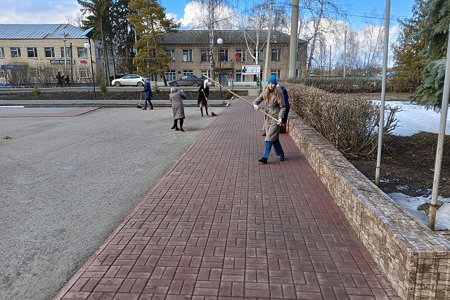 Коллектив администрации Малосердобинского района принял участие в «санитарной пятнице»