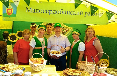 Делегация Малосердобинского района приняла участие в выставке «День поля» Делегация Малосердобинского района приняла участие в выставке «День поля»